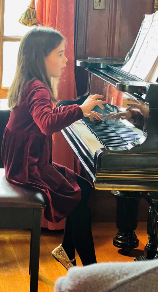 Zadie piano 555x1024