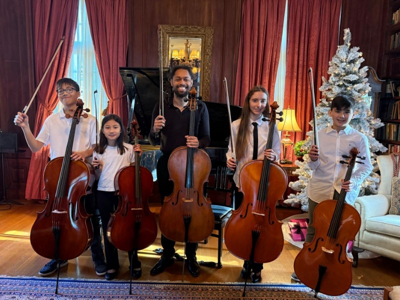 Cello students around faculty MIC